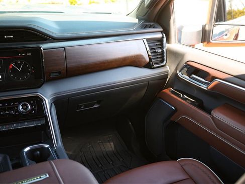 Used 2024 GMC Sierra 2500 Denali Ultimate image 48