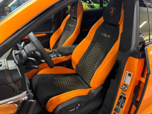 Used 2022 Lamborghini Urus image 14