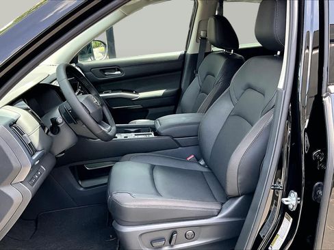 New 2026 Nissan Pathfinder SL FWD image 9
