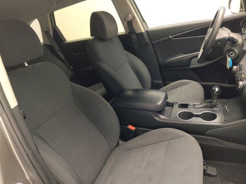 Used 2017 Kia Sorento LX image 21