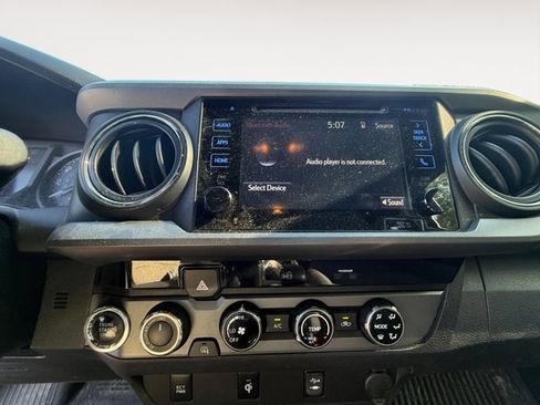 Used 2016 Toyota Tacoma TRD Off-Road w/ Towing Package AWD/4WD image 11