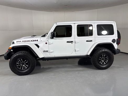 Used 2024 Jeep Wrangler Unlimited Rubicon AWD/4WD image 5