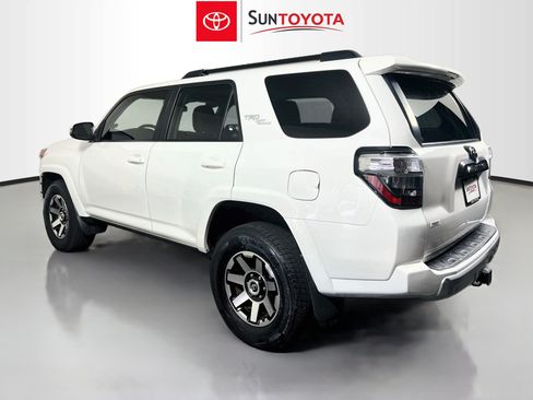 Used 2022 Toyota 4Runner TRD Off-Road Premium w/ Moonroof Package AWD/4WD image 6