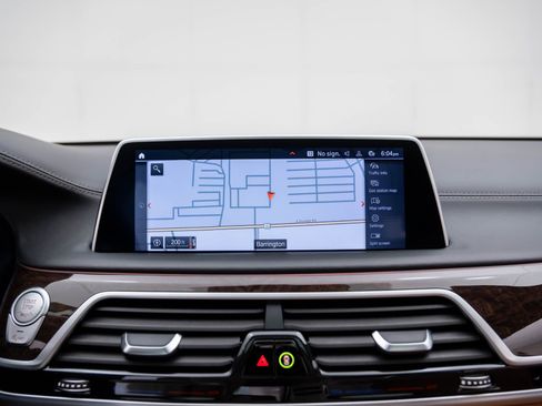 Certified 2022 BMW 750i xDrive w/ Executive Package image 25