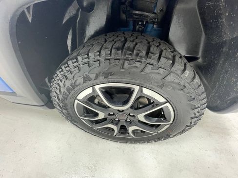 Used 2025 Jeep Compass Trailhawk AWD/4WD image 10