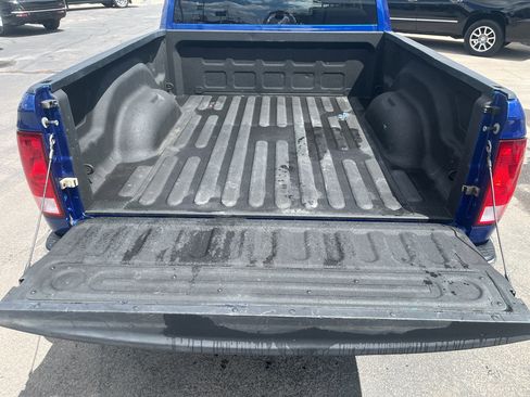 Used 2017 RAM 1500 ST w/ SXT Appearance Group AWD/4WD image 8