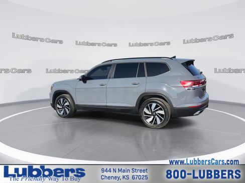 Used 2025 Volkswagen Atlas SE AWD/4WD image 6