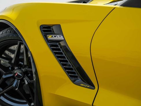 Used 2015 Chevrolet Corvette Z06 w/ 3LZ Preferred Equipment Group RWD image 50