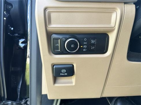 Used 2023 Ford F150 XLT image 20