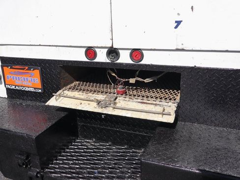 Used 2020 Ford F550 2WD Regular Cab Super Duty image 11