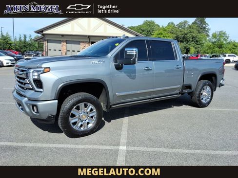 Used 2024 Chevrolet Silverado 3500 High Country w/ High Country Premium Package AWD/4WD image 1