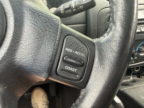 Used 2003 Jeep Liberty Sport AWD/4WD image 25