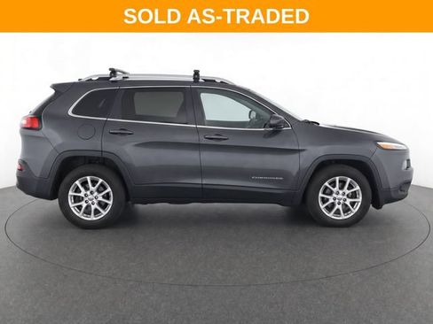 Used 2016 Jeep Cherokee Latitude w/ Safety/Convenience Group AWD/4WD image 10