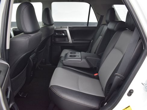 Used 2019 Toyota 4Runner SR5 Premium image 12