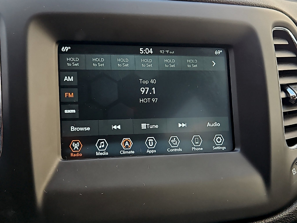 Used 2018 Jeep Compass Latitude w/ Popular Equipment Group AWD/4WD image 17
