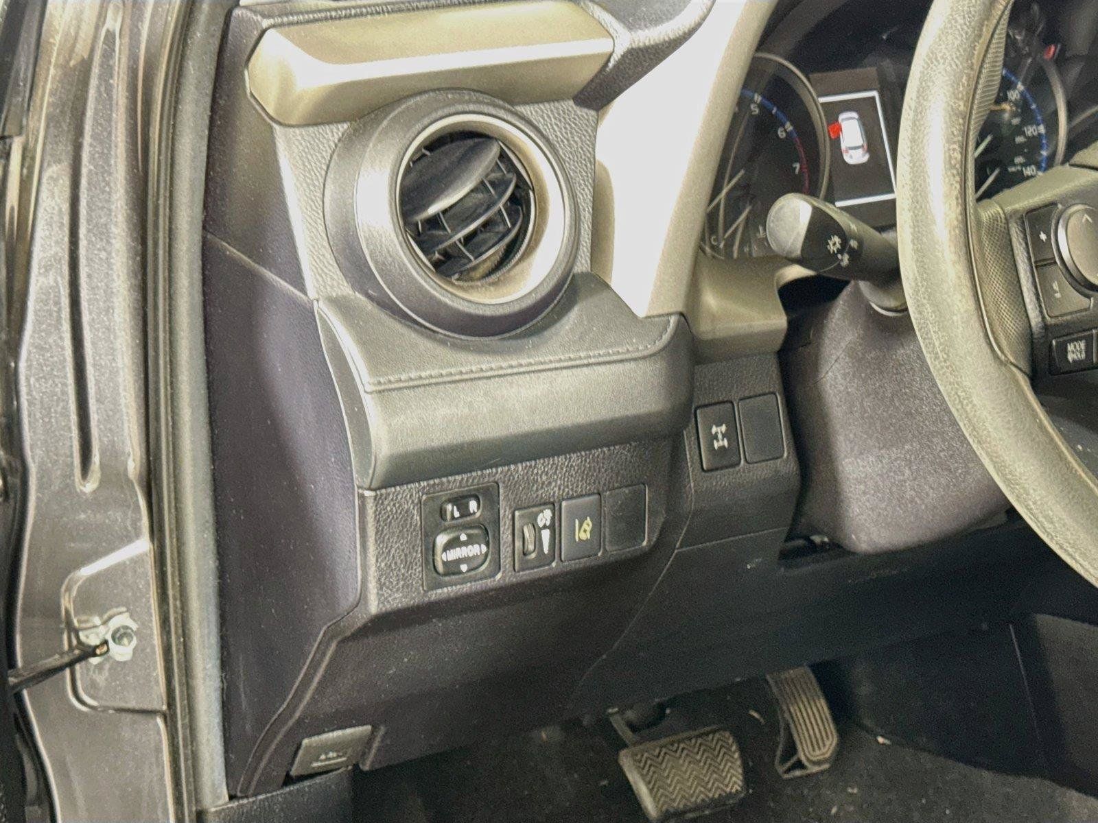 Used 2017 Toyota RAV4 LE w/ Carpet Mat Package AWD/4WD image 8