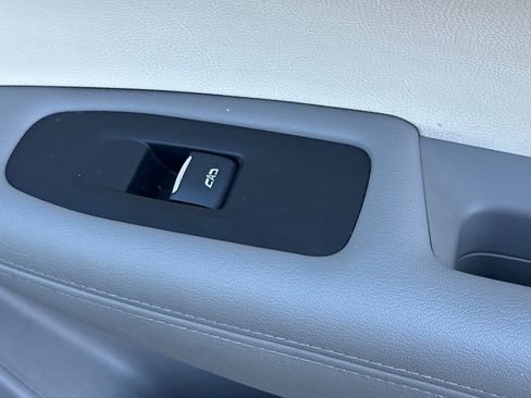 Certified 2025 Cadillac XT6 Premium Luxury image 23