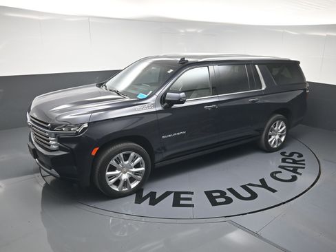 Used 2023 Chevrolet Suburban High Country w/ Premium Package 2 AWD/4WD image 20