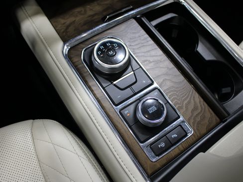 Used 2021 Ford Expedition Max Platinum AWD/4WD image 19