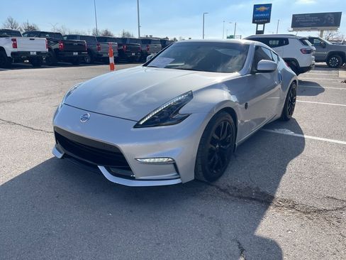 Used 2017 Nissan 370Z Coupe image 6