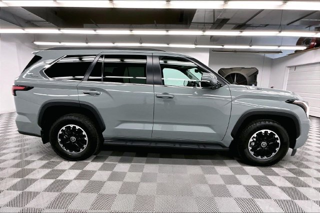 Used 2024 Toyota Sequoia SR5 w/ TRD Off-Road Package AWD/4WD image 14