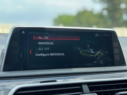 Used 2018 BMW 750i xDrive AWD/4WD image 45