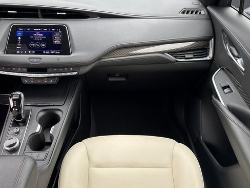 Used 2020 Cadillac XT4 Sport w/ Cold Weather Package image 28