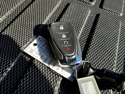 Used 2025 Chevrolet Trax ACTIV w/ Sunroof Package image 29