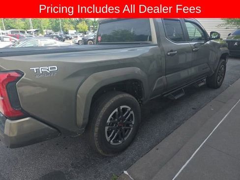 Used 2025 Toyota Tacoma TRD Sport AWD/4WD image 8