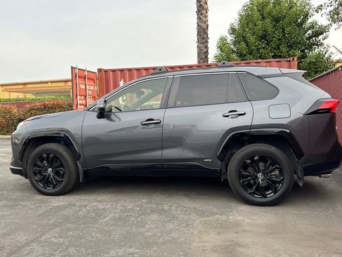 Used 2023 Toyota RAV4 SE w/ Convenience Package image 7