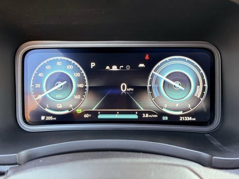 Used 2023 Hyundai Kona Limited w/ Cargo Package image 9