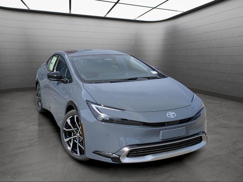 New 2026 Toyota Prius Plug-In Hybrid image 6