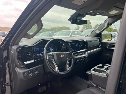 Used 2023 Chevrolet Silverado 1500 LT w/ Z71 Off-Road Package AWD/4WD image 21