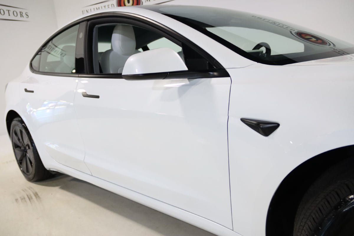 Used 2025 Tesla Model 3 Long Range RWD image 9