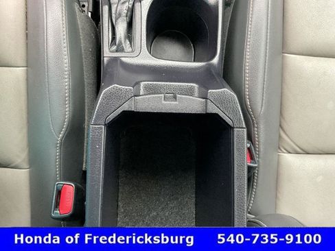 Used 2013 Toyota RAV4 Limited AWD/4WD image 41