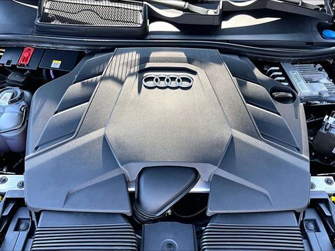 Used 2019 Audi Q8 Premium Plus image 31