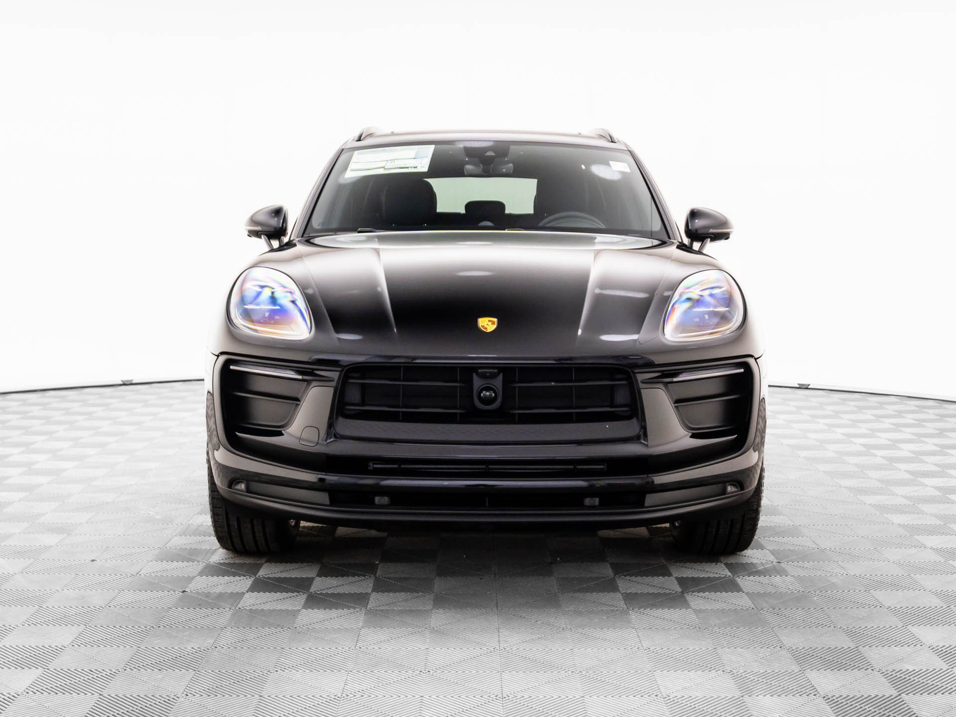 Used 2026 Porsche Macan AWD/4WD image 9