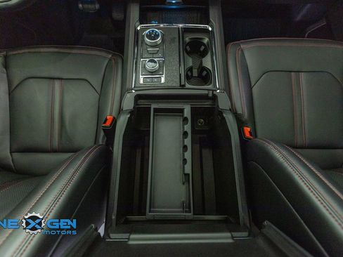 Used 2024 Ford Expedition Max Limited image 31