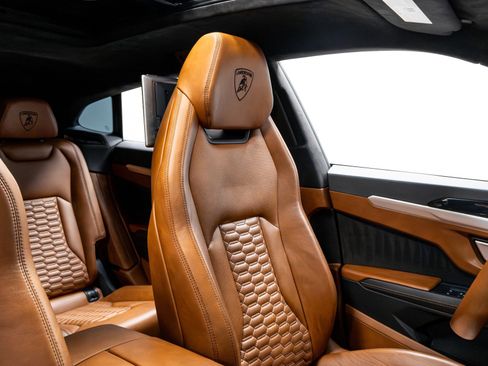 Used 2019 Lamborghini Urus image 21