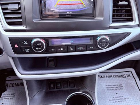Used 2018 Toyota Highlander Limited image 15