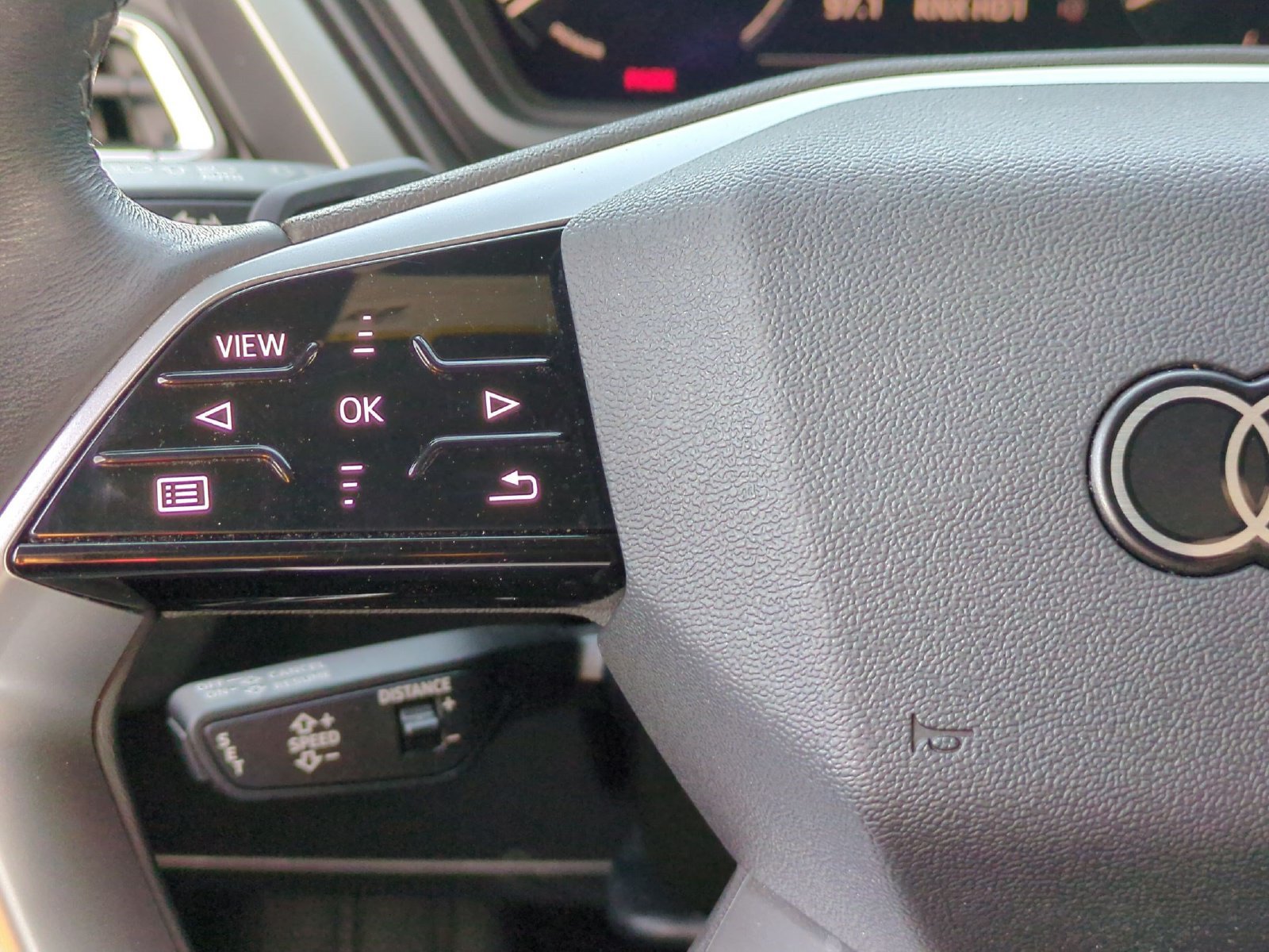 Used 2024 Audi Q4 e-tron Premium Plus w/ Premium Plus RWD image 10