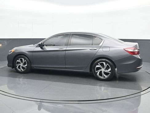 Used 2017 Honda Accord LX image 7
