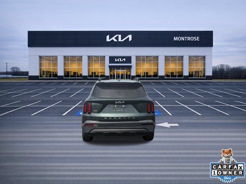 Used 2022 Kia Sorento S w/ Panoramic Sunroof Package AWD/4WD image 7