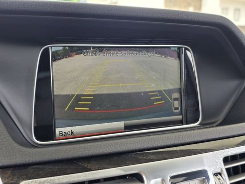 Used 2014 Mercedes-Benz E 250 BlueTEC Sedan image 14