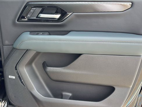 New 2026 GMC Yukon XL AT4 w/ AT4 Premium Package AWD/4WD image 24