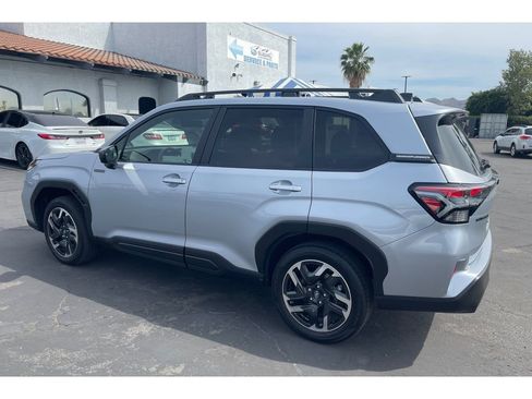 Certified 2025 Subaru Forester Premium AWD/4WD image 3