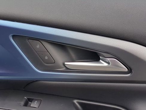 New 2026 Chevrolet Equinox EV LT image 41