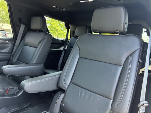 Used 2022 Chevrolet Tahoe Z71 w/ Off-Road Capability Package AWD/4WD image 13