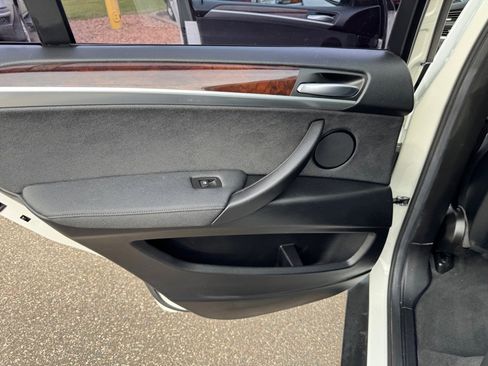 Used 2010 BMW X5 xDrive30i image 22