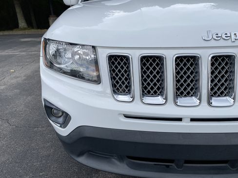 Used 2015 Jeep Compass High Altitude FWD image 13